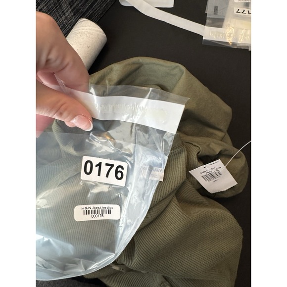 Old Navy Olive Green Puff Sleeve Henley Ribbed Knit 2X NWT Fairy Boho‎ Holiday - Picture 4 of 7